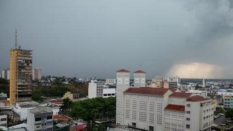 Após Queda de Temperatura e Neblina, Calor Volta a Ganhar Força e Cuiabá Pode Atingir 38°C Nesta Semana