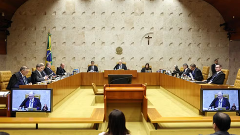 Crise Mais Aguda do STF Ocorre Um Ano Após Condenação de Bolsonaro por Tentativa de Golpe