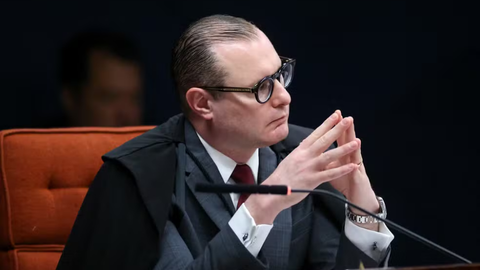 Zanin e Gilmar Mendes Recebem Cópia Integral do Celular de Vorcaro às Vésperas de Julgamento no STF